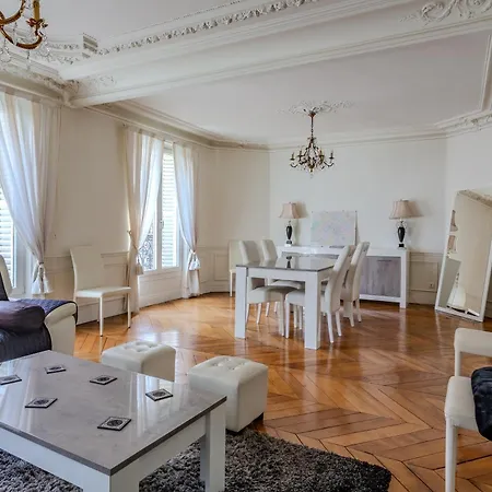 Sacre Coeur Grand Duplex 130 M2 - 4 + Double Living *
